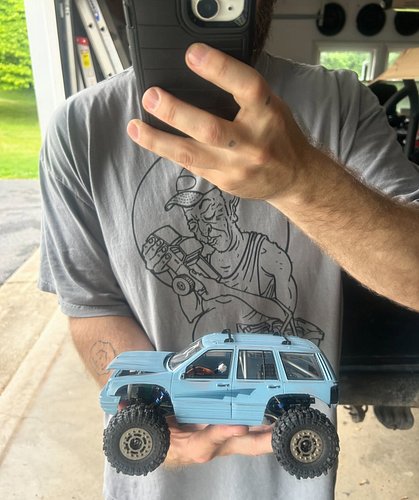Building a cherokee trail beater, part 2. 

#scx24
#rccrawler 
#axial
#jeeplife 
#jeep