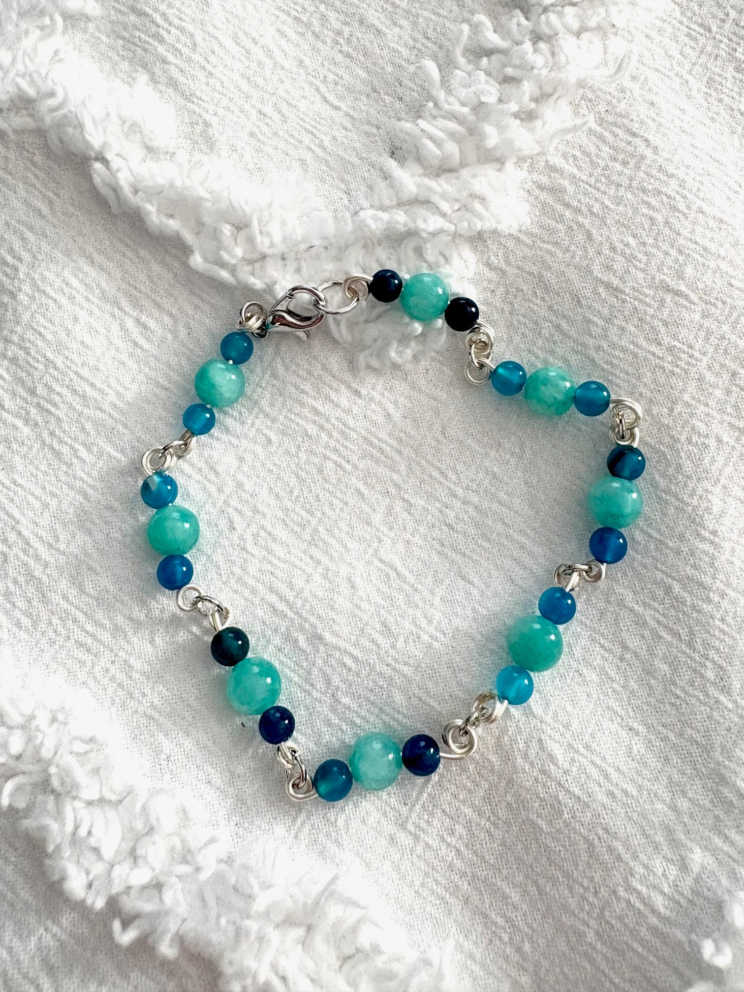 MFD-00272 | Pebble Sea Glass Bracelet | Wire Wrapped Links | by Monique Faella Designs™ product image (10)