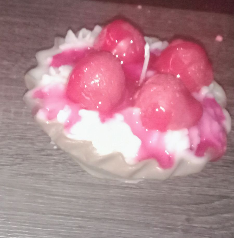 Mini Strawberry Creme Pie Dessert Candle product image (1)