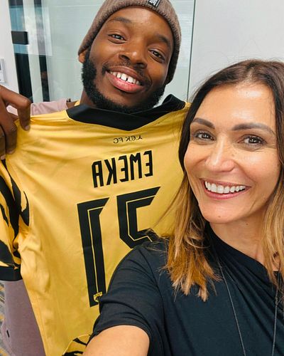 MONO AEK!! We are so different from everybody else!!! 💛🖤 #monoaek #aekfc_official