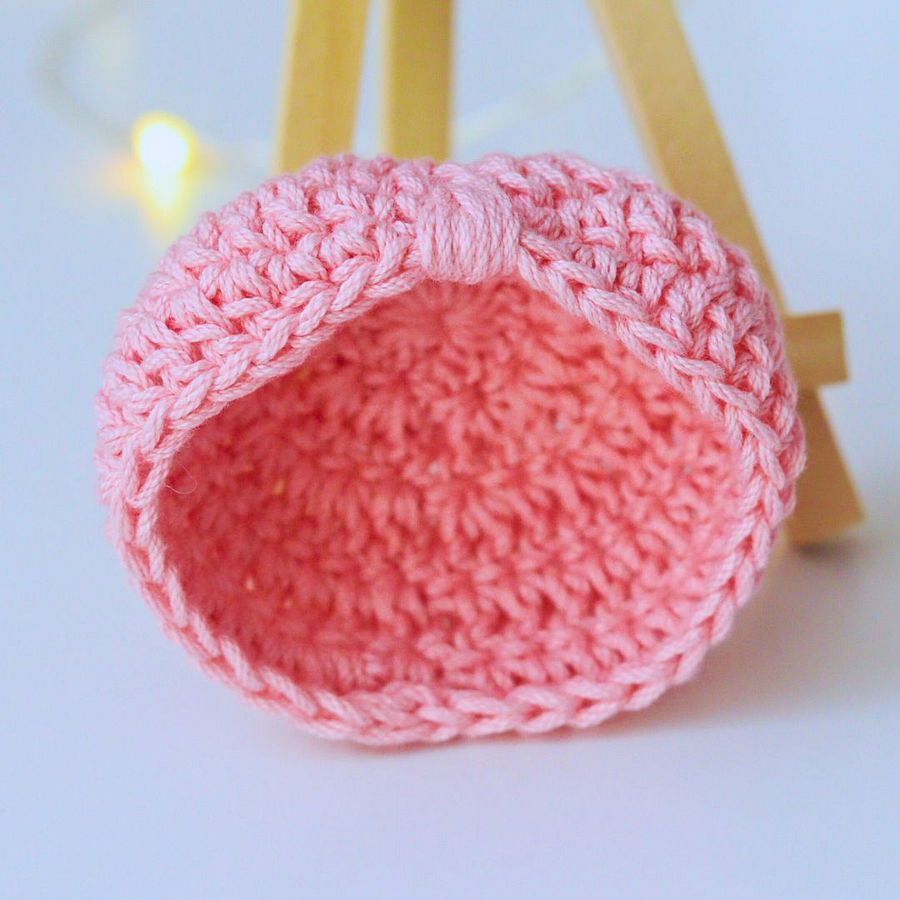 Crocheted doll, ideal for children to dress and undress; all her accessories are removable product image (7)