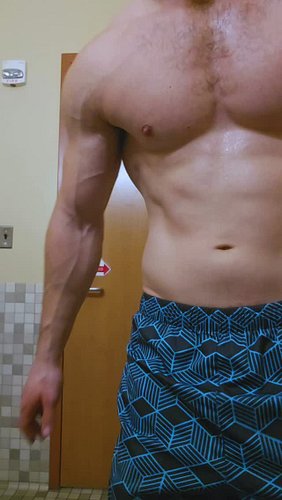 Side chest and side tri with a chest and tri pump? Yee.
#natty #naturalbodybuilder #posing #posingpractice #abs #fitness #fle...