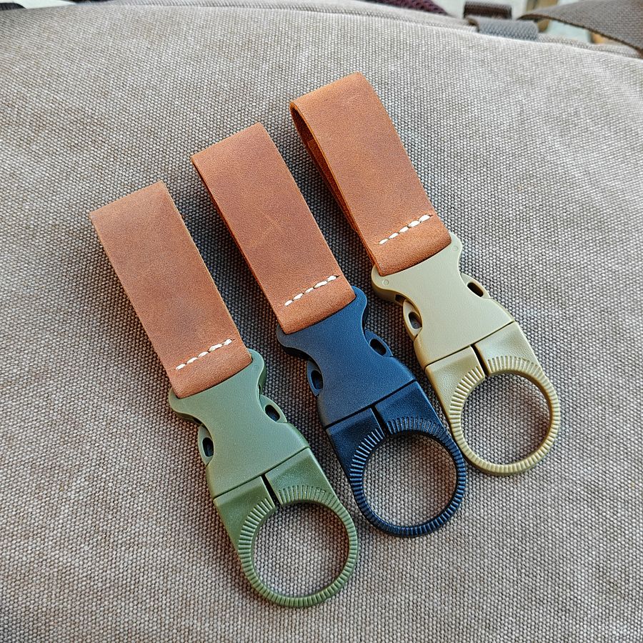 MEEBOY 3 Pcs handmade leather water bottle carabiner, water bottle holder for Outdoor Camping Hiking Traveling product image (4)