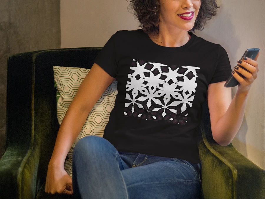 Abstract Black and White Shapes Pattern Women's Black T Shirt product image (11)