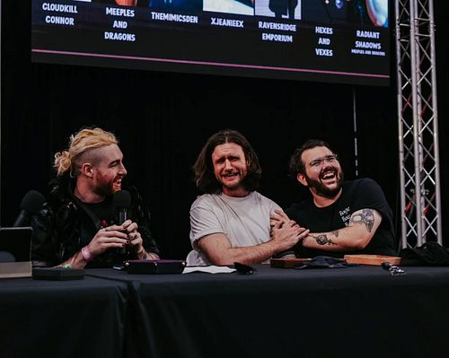 Brisbane Supanova or whatever Chappell Roan was singing about idk 

@hexesandvexes_ let me goof on the stage and I got to rol...