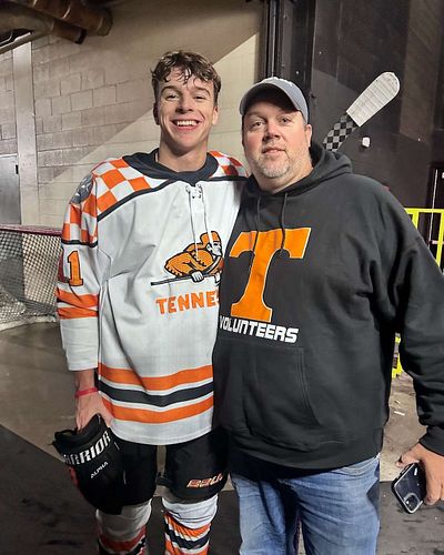Happy Father’s Day to all of our Ice Vol Dads out there! We appreciate you! 

#hockeytop | #icevols