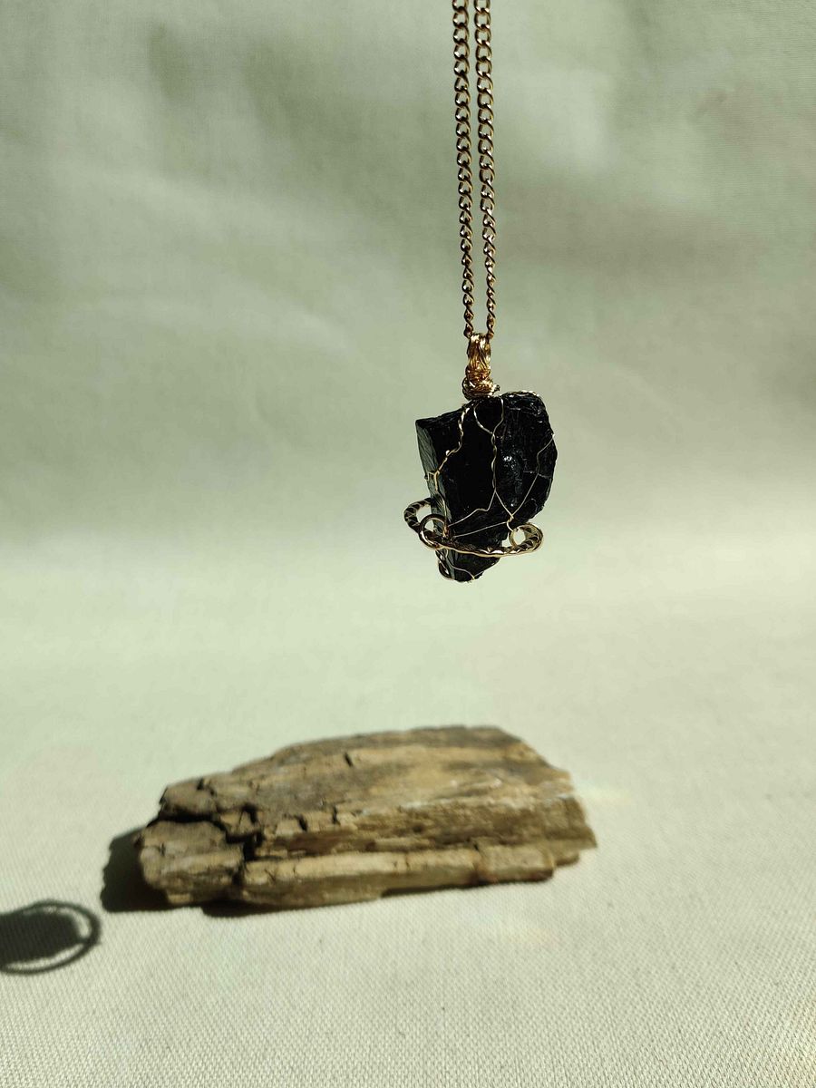 Black Tourmaline Necklace no. 03 - Alasdair product image (2)