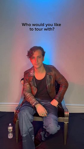 Our dream tours

@chromeo 
@jamiroquaihq 
@tameimpala 
@wallowsmusic 
@sextileband 
@fcukers__ 
@cagetheelephant 
@thekillers...