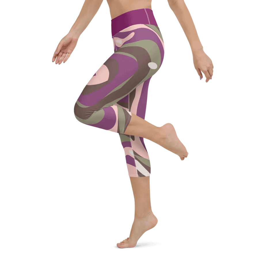 90s-inspired Yoga Capri Leggings – Stretch, Style, and Comfort product image (6)