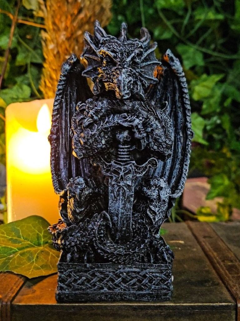 The Armored Kingdom Draconian Sword Guardian of the Realm Dragon Statue product image (3)