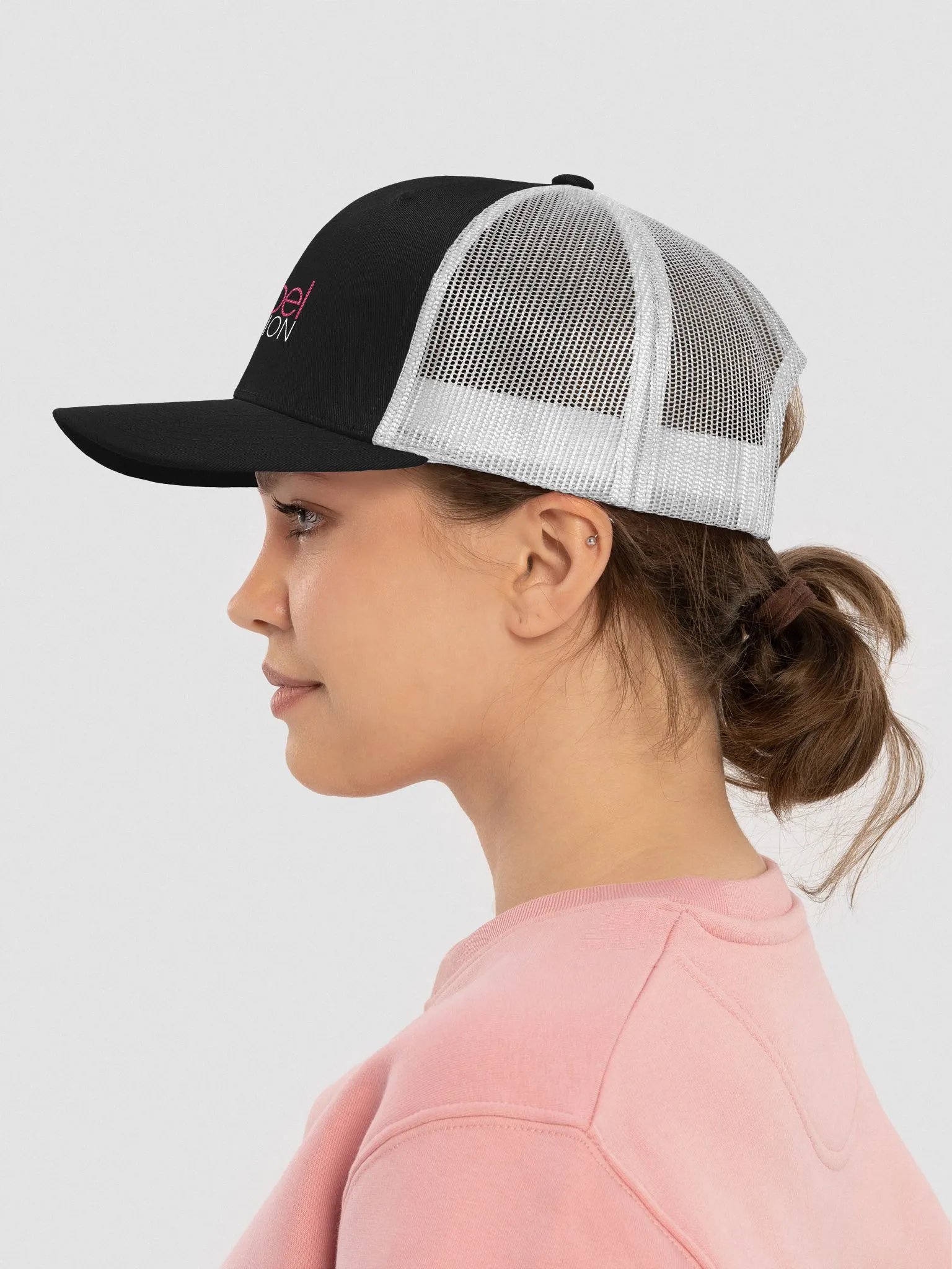 A DESEIPEL PRESENTATION TRUCKER HAT product image (2)