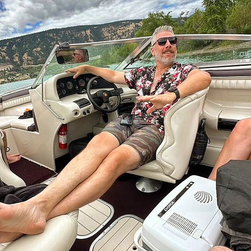 Spent the past week in my happy place...aka in the water, on the water or near the water. Add some great friends to the mix a...