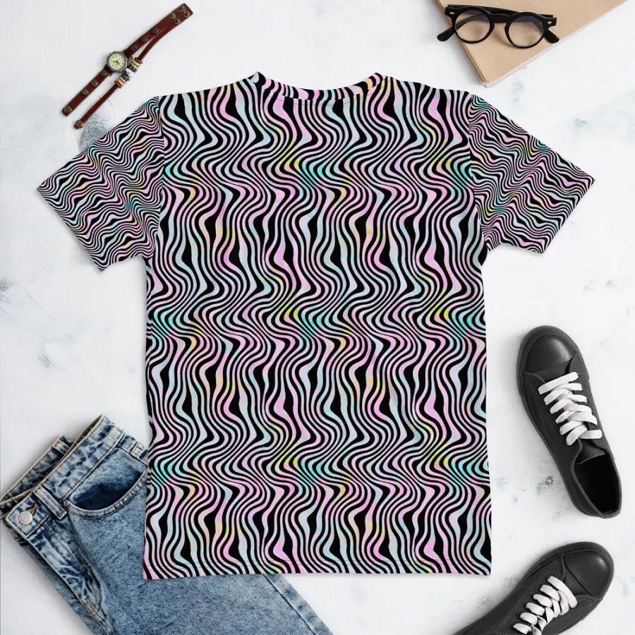 Ladies T shirt all over print wavy turquoise pink and black design ideal for light travel and slimming look product image (5)