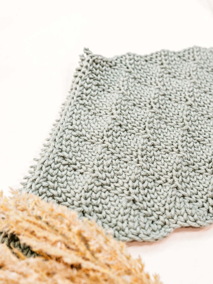 Happily Ever After Crochet Clutch Pattern - Learn to Steek! product image (4)