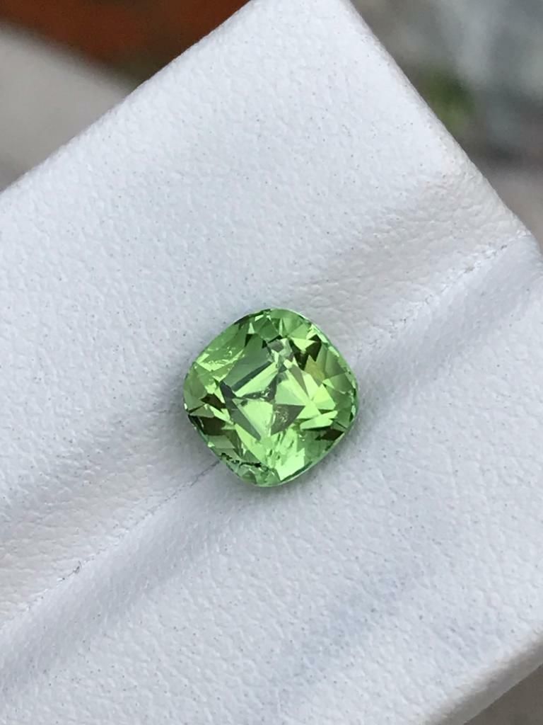TOURMALINE STONE FOR WOMEN’S ENGAGEMENT RING MINT GREEN CUSHION CUT, 1. 85 CARAT product image (4)