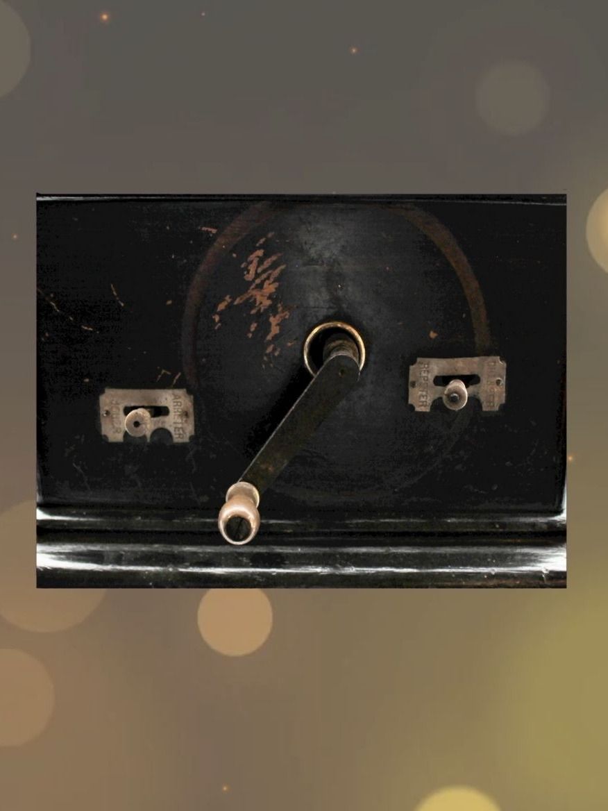 Caixa de Música Francesa do Século XIX, desenho floral, oito músicas sinfónicas, peça de coleção product image (8)