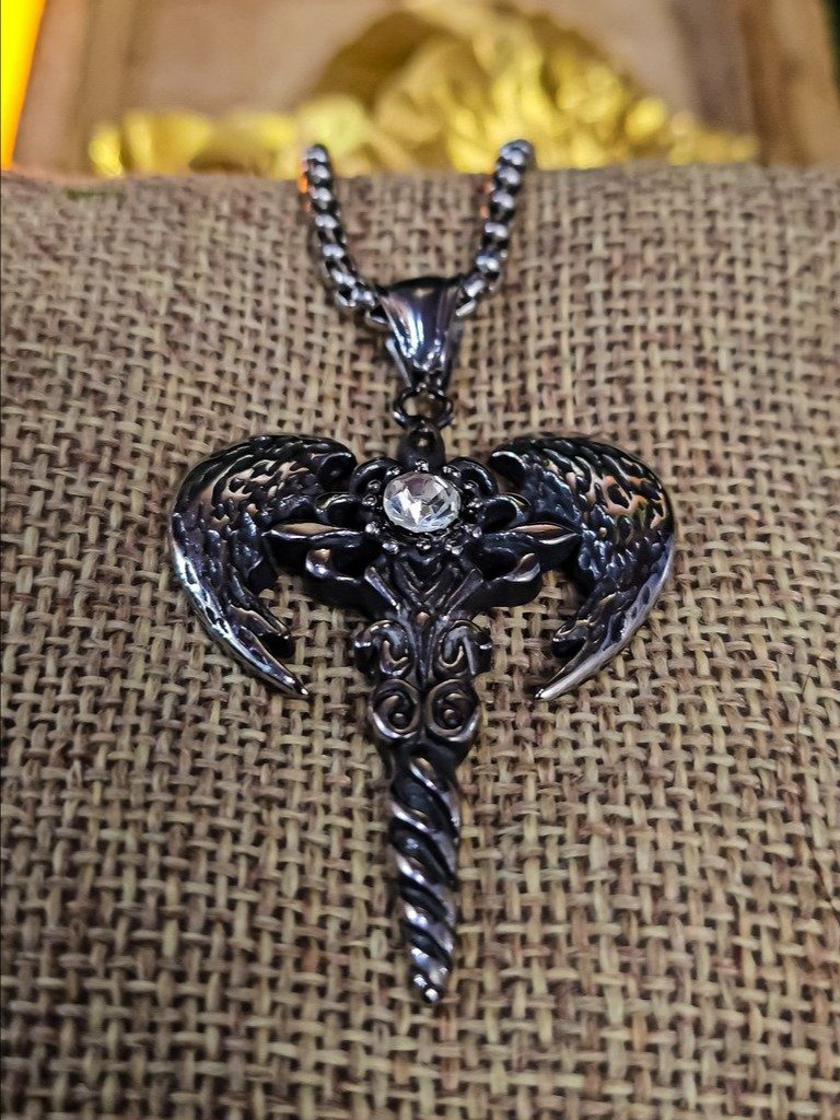 The Armored Kingdom Guardian's WingedBlade Necklace product image (1)