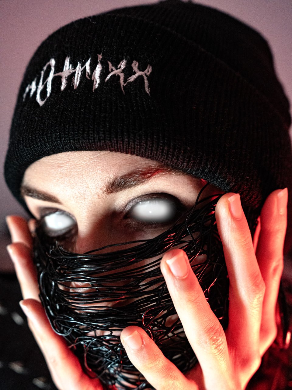 [scratches] Beanie product image (5)