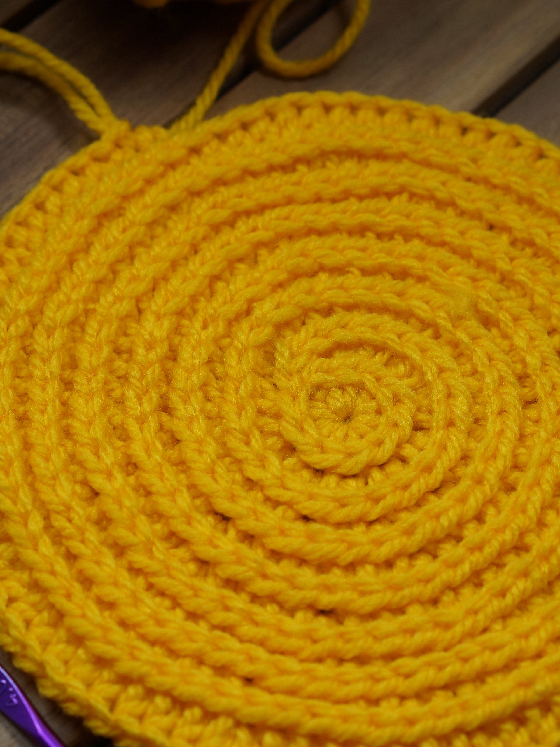 Knit stitch flat circle product image (1)