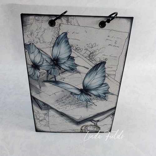 ❤️ Make beautiful custom journals to give this Christmas! ❤️ 👉https://lindafields.studio/classregistrationpage/ 👈