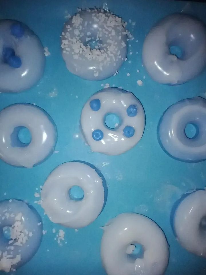 Blueberry Frosted Donut Wax Melts product image (1)