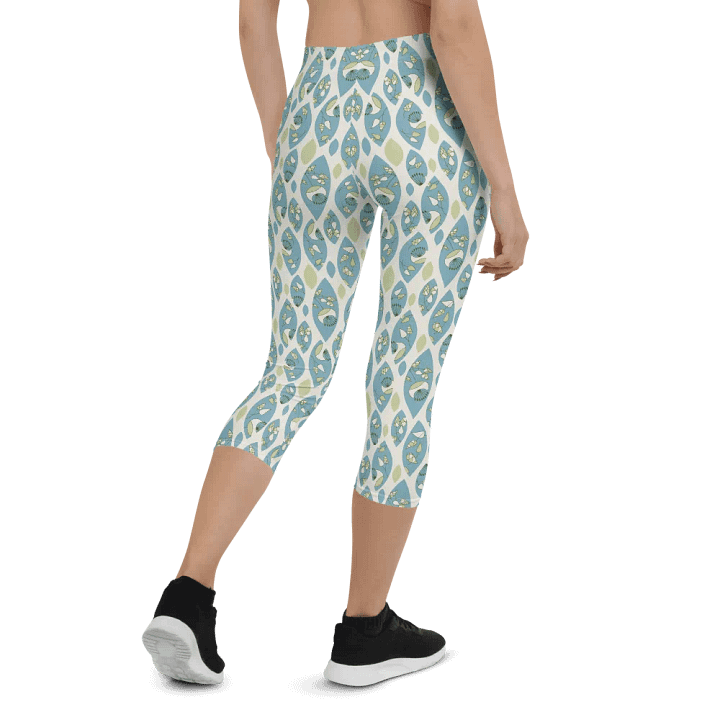 Chilly Summer | Capri Leggings product image (2)
