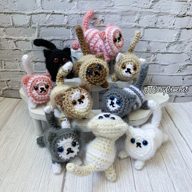 CROCHET TOYS AND FLOWERS, AMIGURUMI