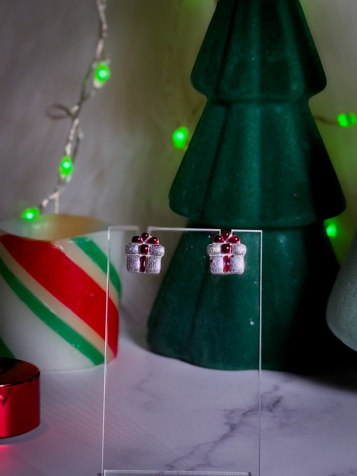 Red & Silver Gift Studs product image (1)