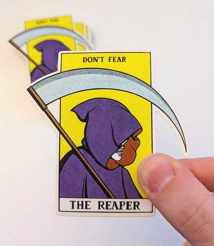 The next sticker of the month is out! It's based on one of my StreamINK designs - the prompt was Tarot Card, by @studiolumite...