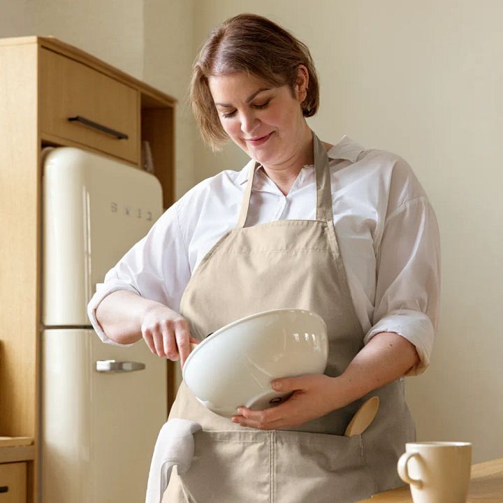 Zenith Emblem Organic Cotton Apron product image (2)