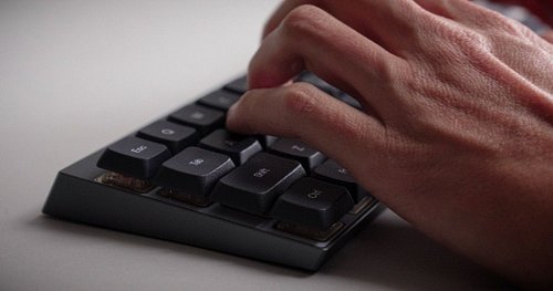 Get your tying game on, for tomorrow's video! 😎⁠
⁠
==⁠
#mechanicalkeyboards #keebs #mechkb #mechkeys #mechanicalkeyboard #key...