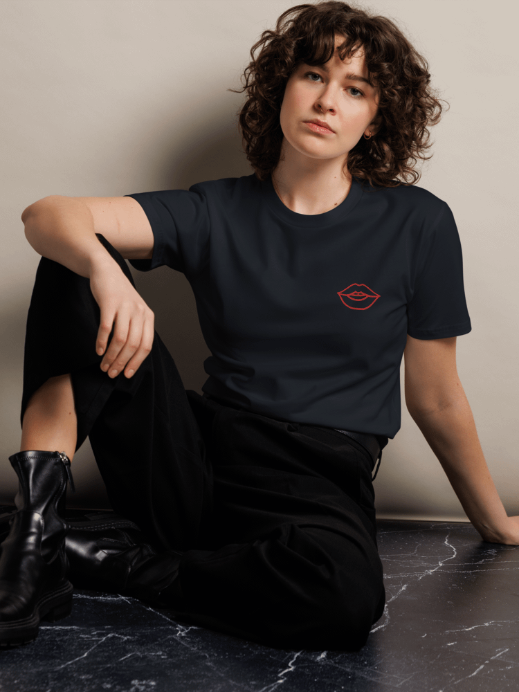 Joyful Grin Red Embroidered Line Drawing T-Shirt product image (1)