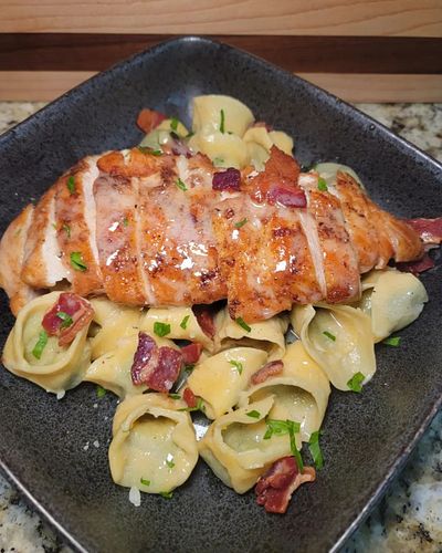 Chicken Carbonara with Homemade Spinach and Cheese Tortellini made live on stream at twitch.tv/rustyrhymez
.
.
.
.
.
.
.
.
.
...