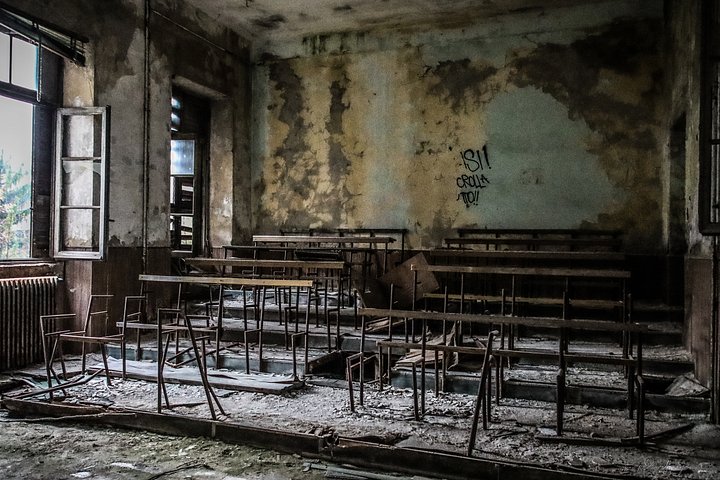 Silent Lessons – Abandoned Classroom-Urbex Italy product image (1)