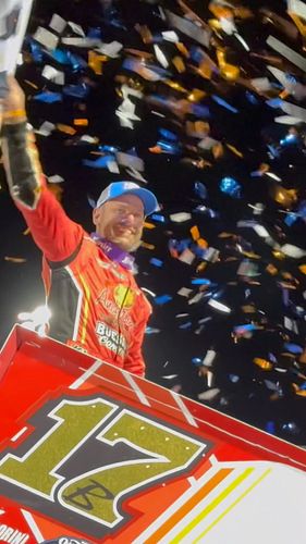 File it under things you love to see. The North Pole Nightmare @billbalogracing WINS night one of the #HighBankNats! #husetss...
