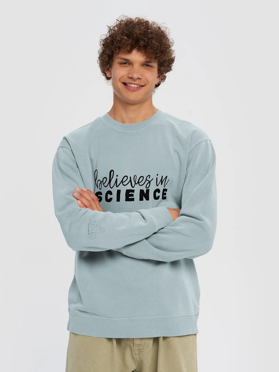 believes in science (sweatshirt) product image (4)