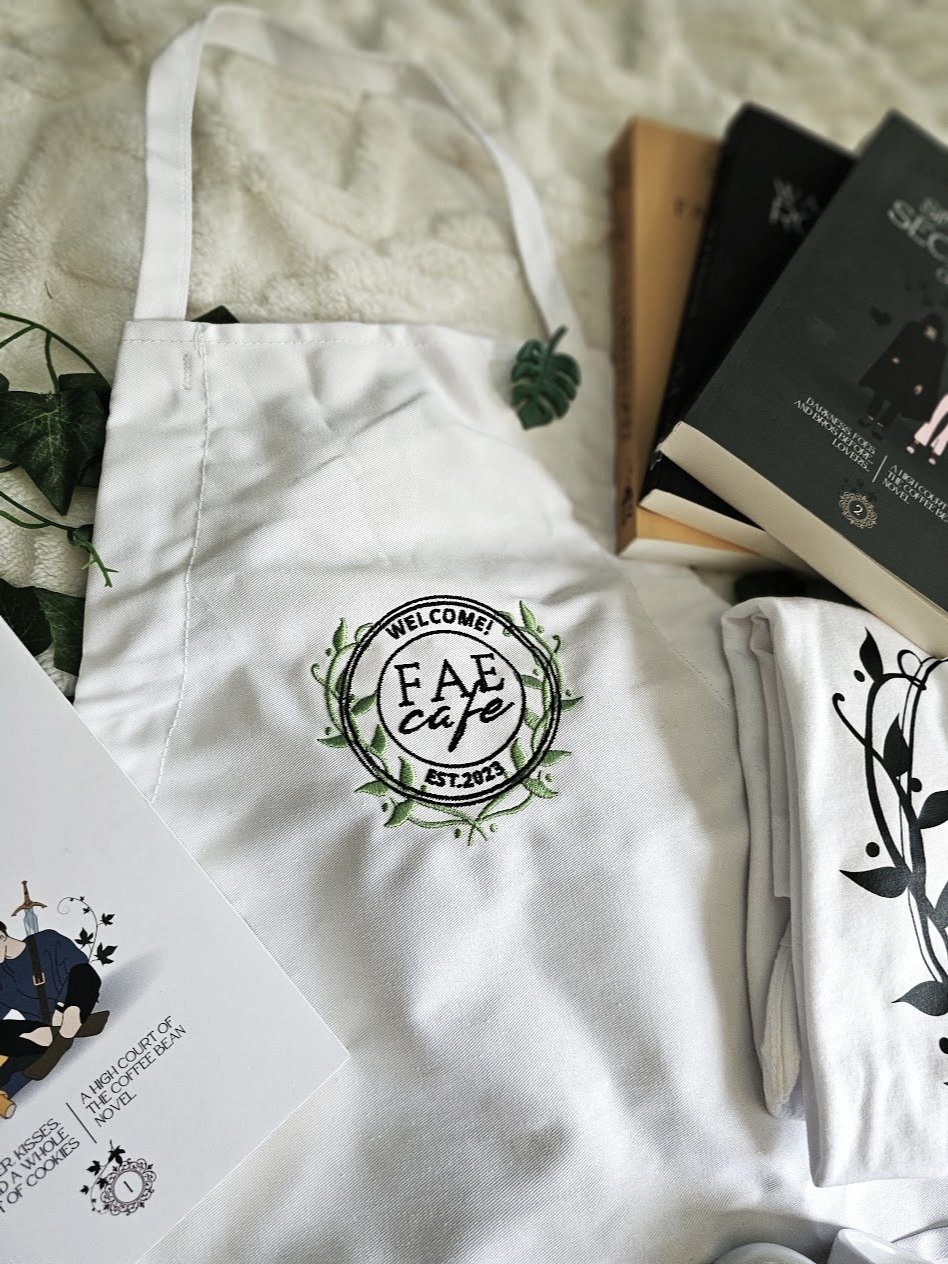 Fae Cafe Apron - White product image (1)