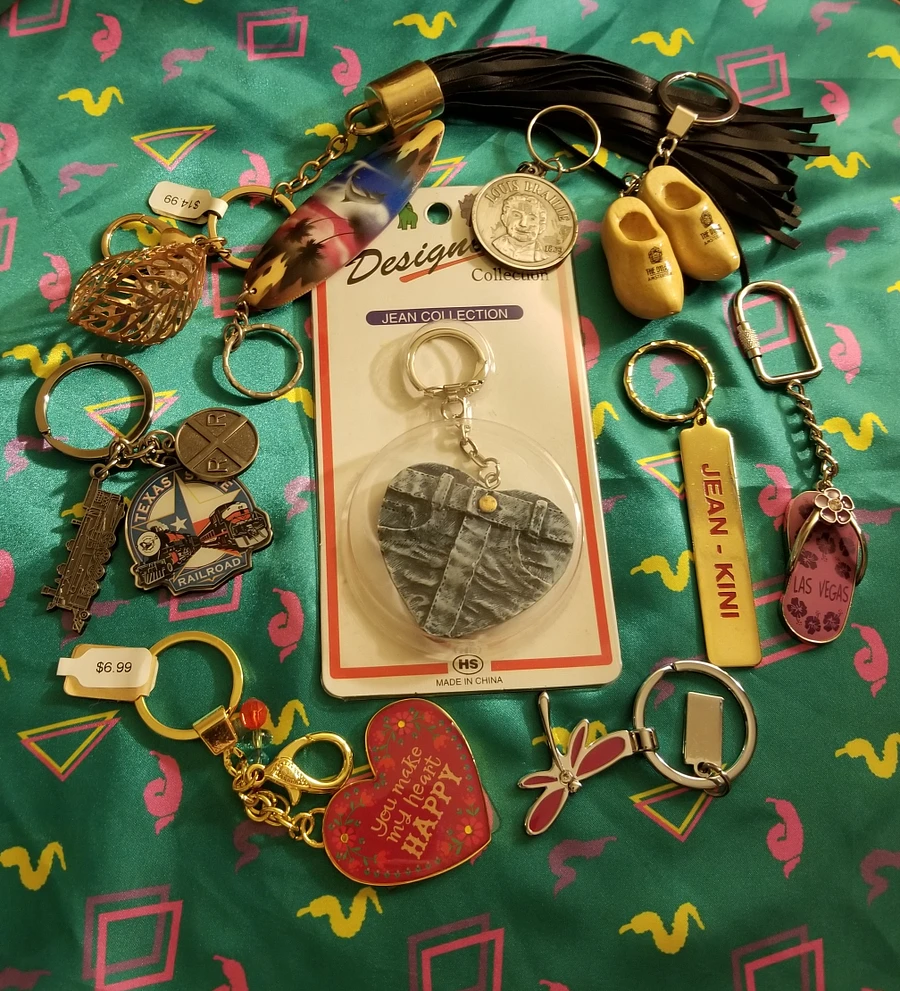 Keychain and Zipper Pull Junk Box product image (2)