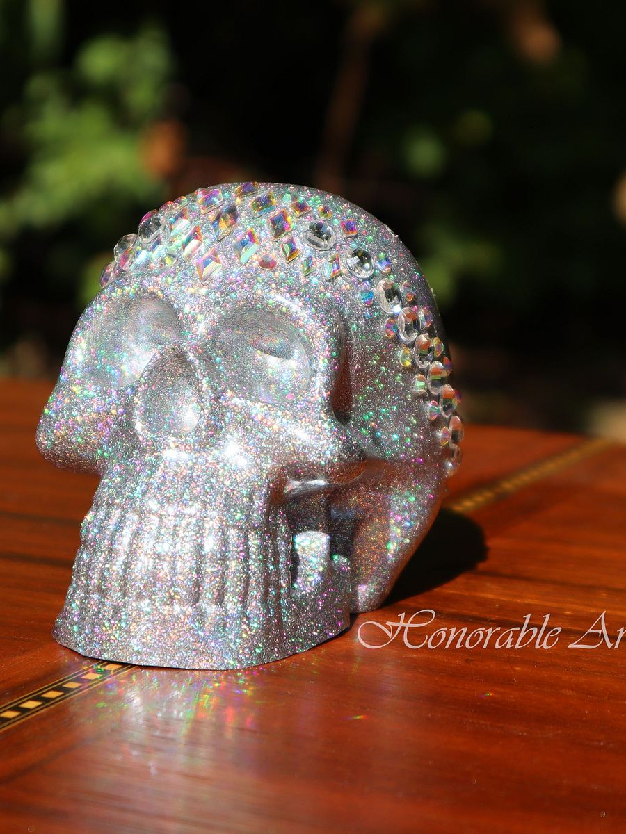 Holographic Silver Rhinestone Resin Skull product image (1)