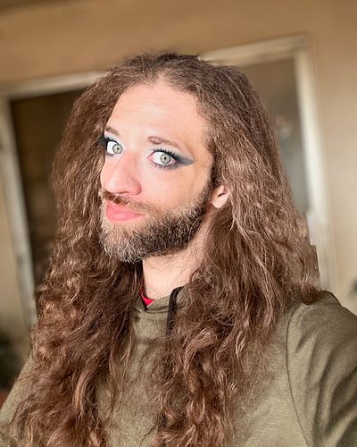 Yooo. I straightened my hair and now that it’s turning back curly? It kind of eats. Oh, and for a close up on my makeup check...