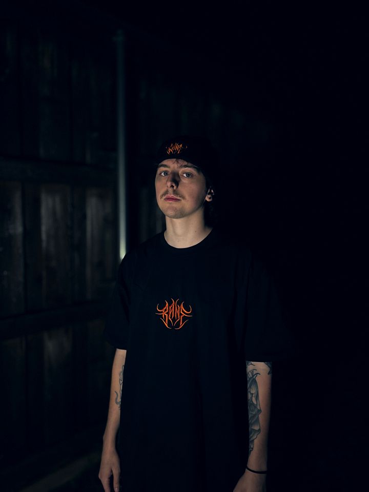 EMBROIDERED HEAVYWEIGHT TEE product image (2)