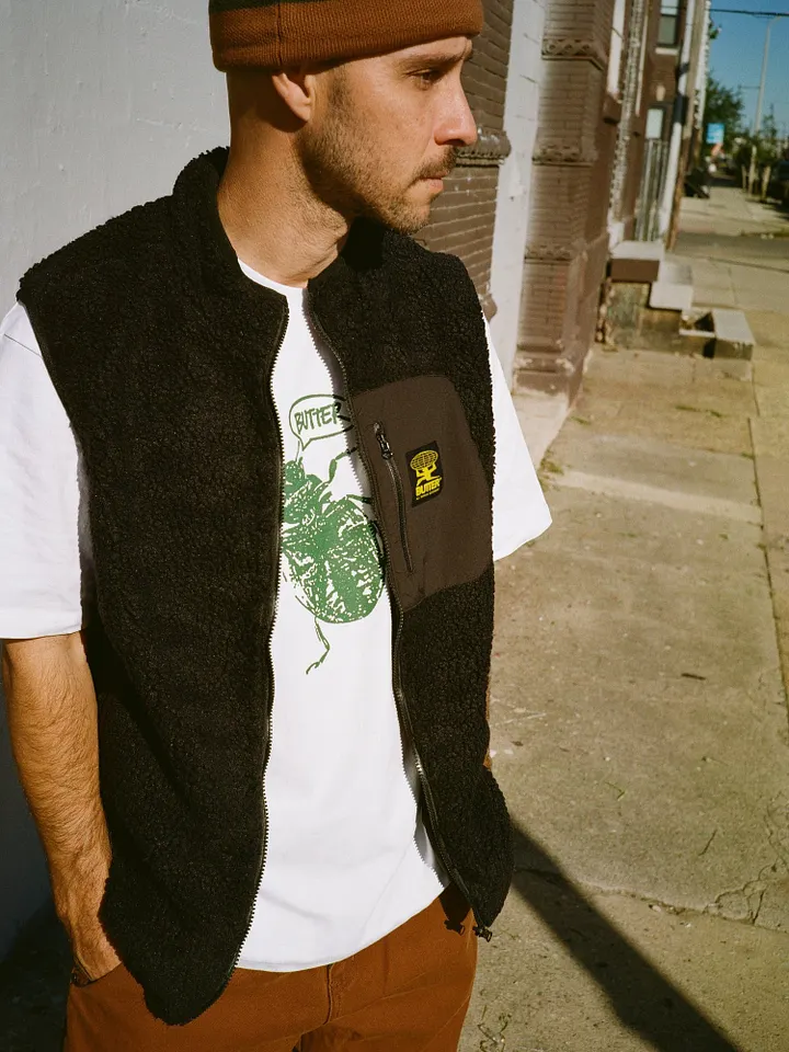 Terrain Reversible Vest, Black product image (1)
