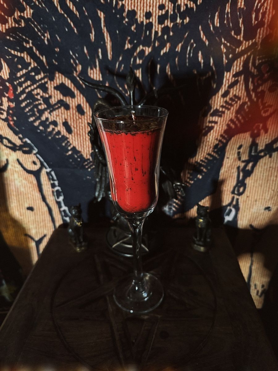 Lilith Candle product image (3)