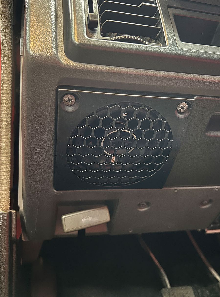 86-93 Mazda B2200/B2000 Speaker Grill product image (3)