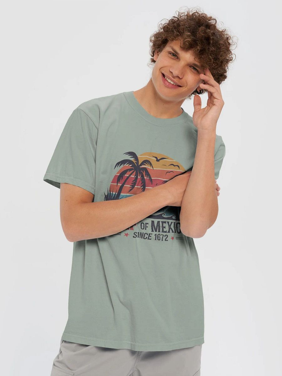 Gulf of Mexico Sunset Retro T-Shirt product image (49)