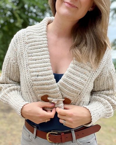 Say WCA below and I’ll send you the details for this easy crop cardigan! 

With options for longer lengths, a simple stitch p...