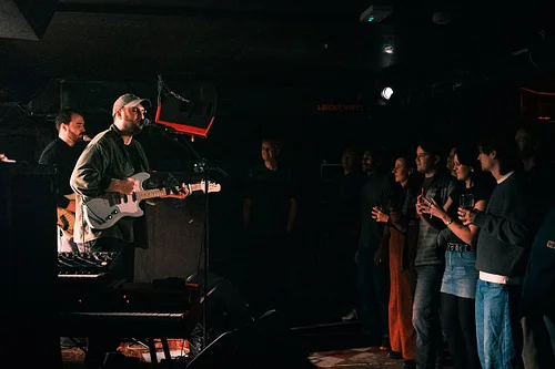 Takk til alle fine publikummere som gjorde konserten på @revolveroslo til en perfekt kveld. 🎈

Og takk til @xoxodustdustdust ...