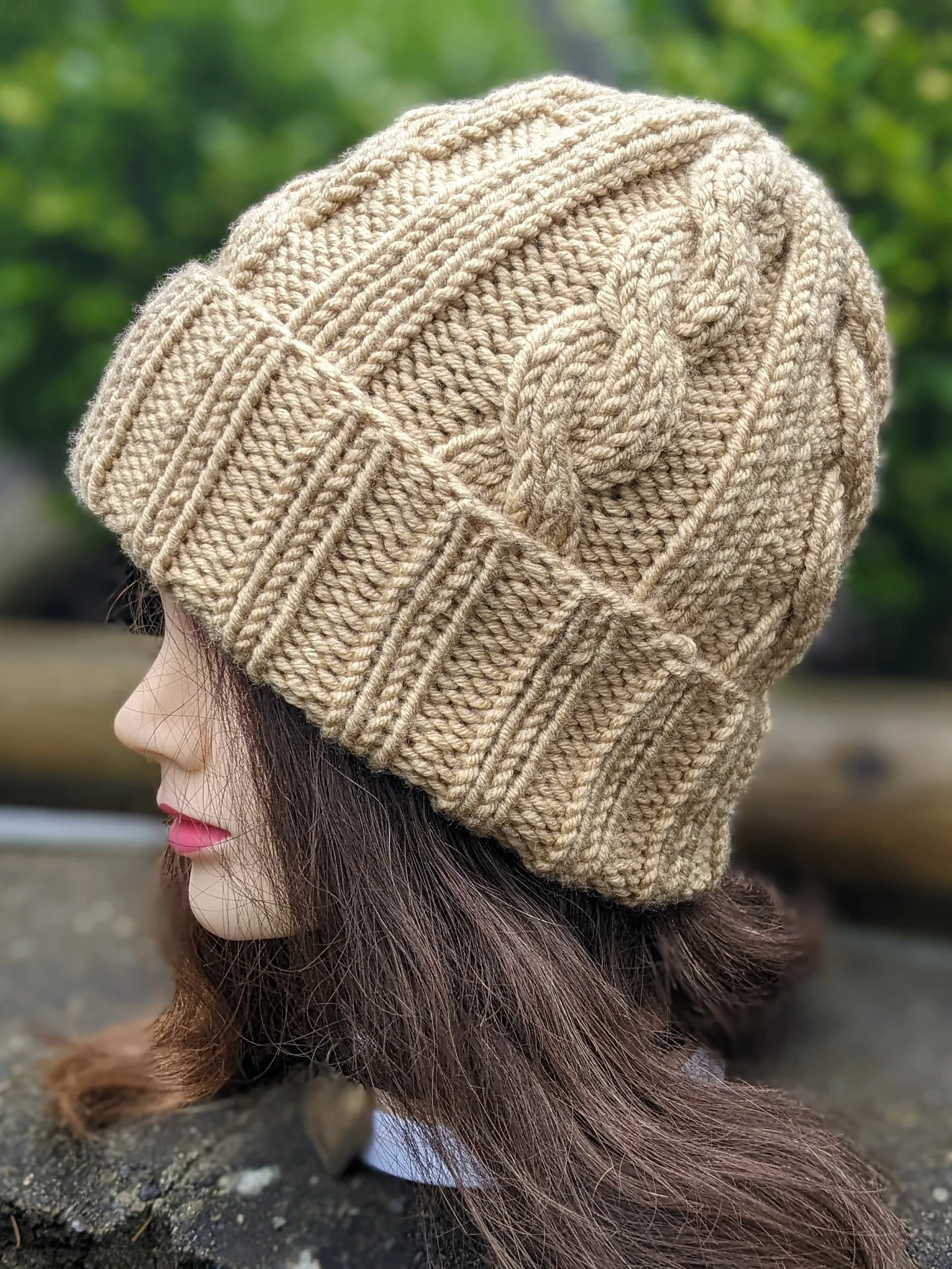 Crème Brûlée Cable Hat Knitting Pattern (Straight Needles) product image (2)