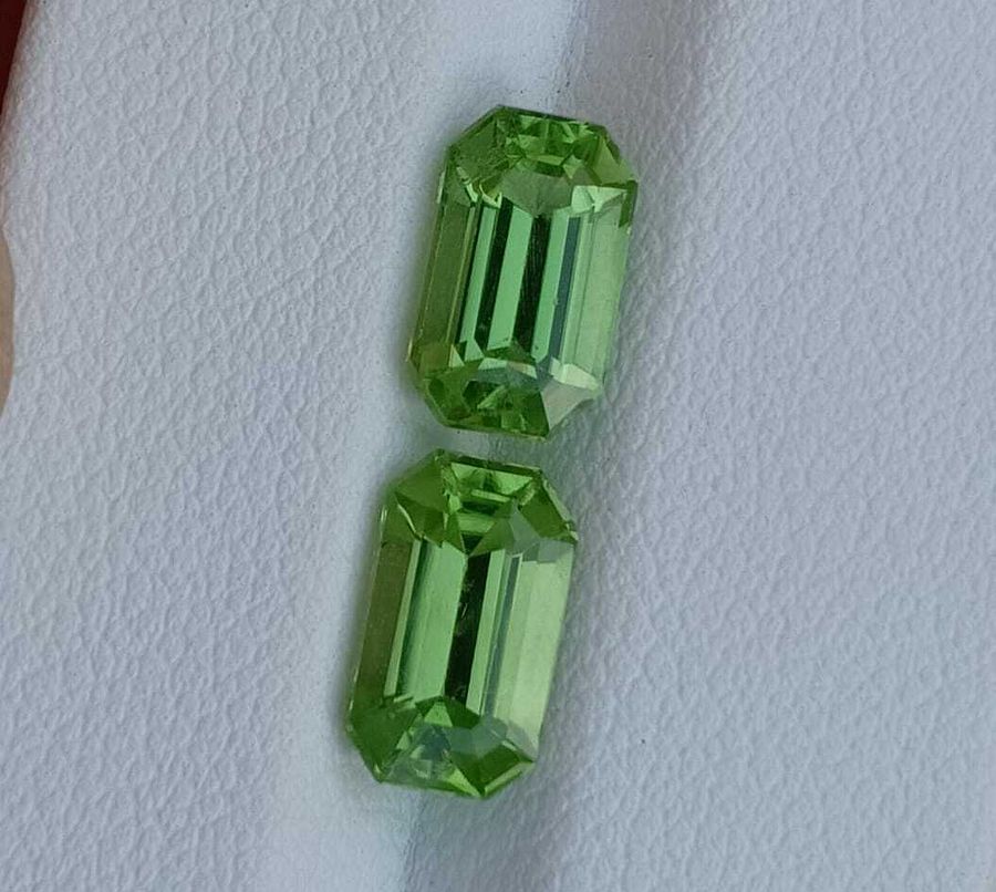 PERIDOT PAIRS LOOSE GEMSTONE FOR JEWELRY EMERALD CUT FROM PAKISTAN, 4.65 CARAT product image (1)