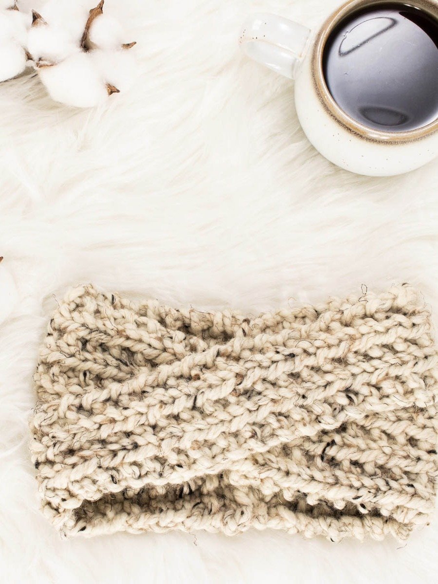 Boho Twist Headband Knitting Pattern - Adventurous product image (1)